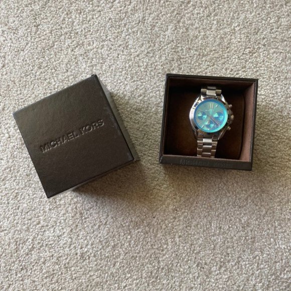 Michael Kors watch for women - Picture 2 of 3